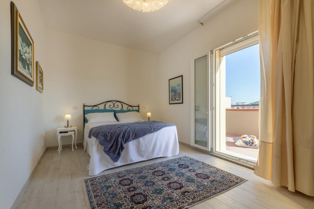 Elafi Penthouse Apartment Cagliari Exterior photo